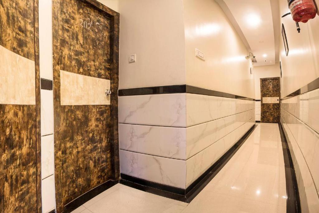 Hotel Embassy Grand Near Us Embassy Bkc ムンバイ エクステリア 写真